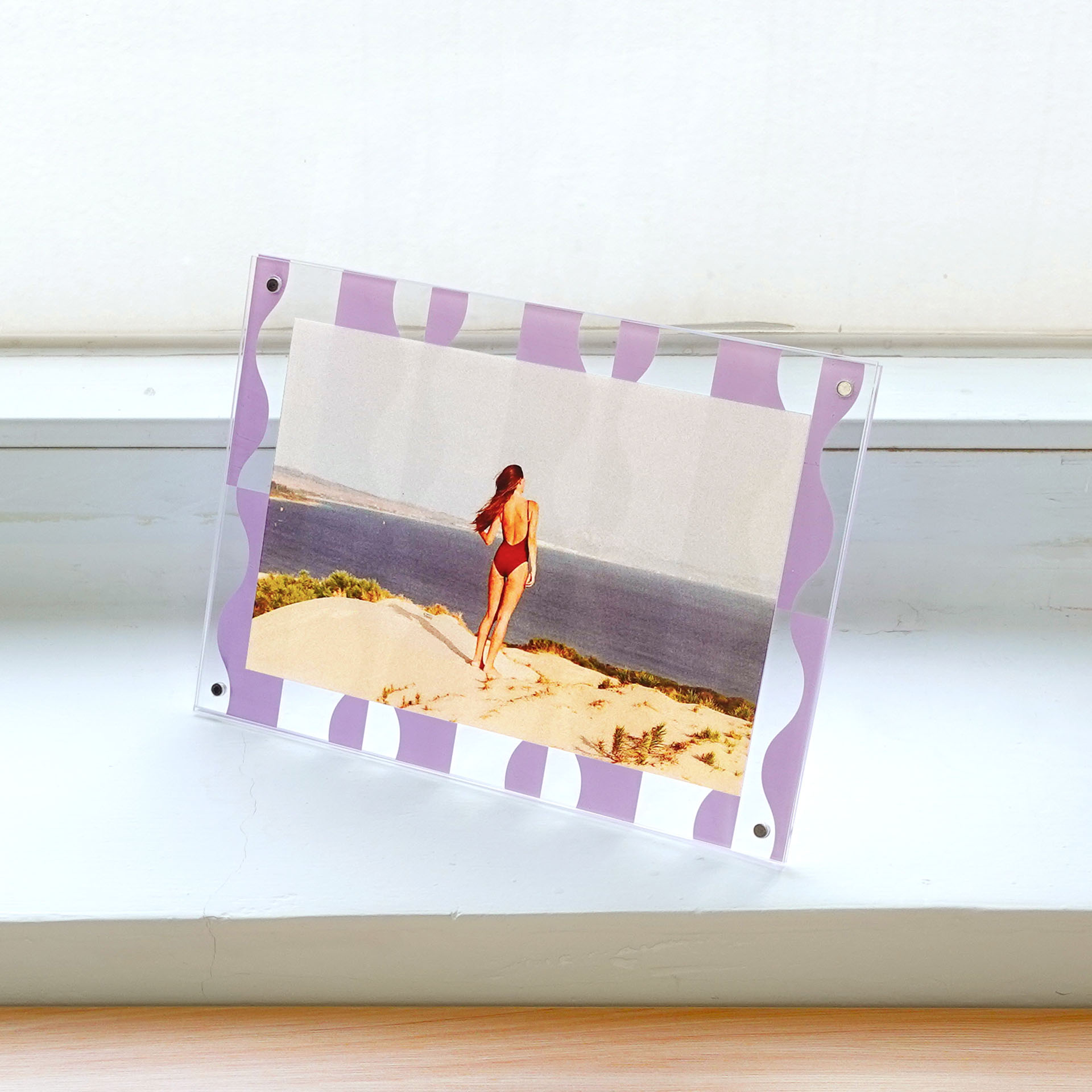 WB-2013/WAVES - Pattern Acrylic Frame (Waves)