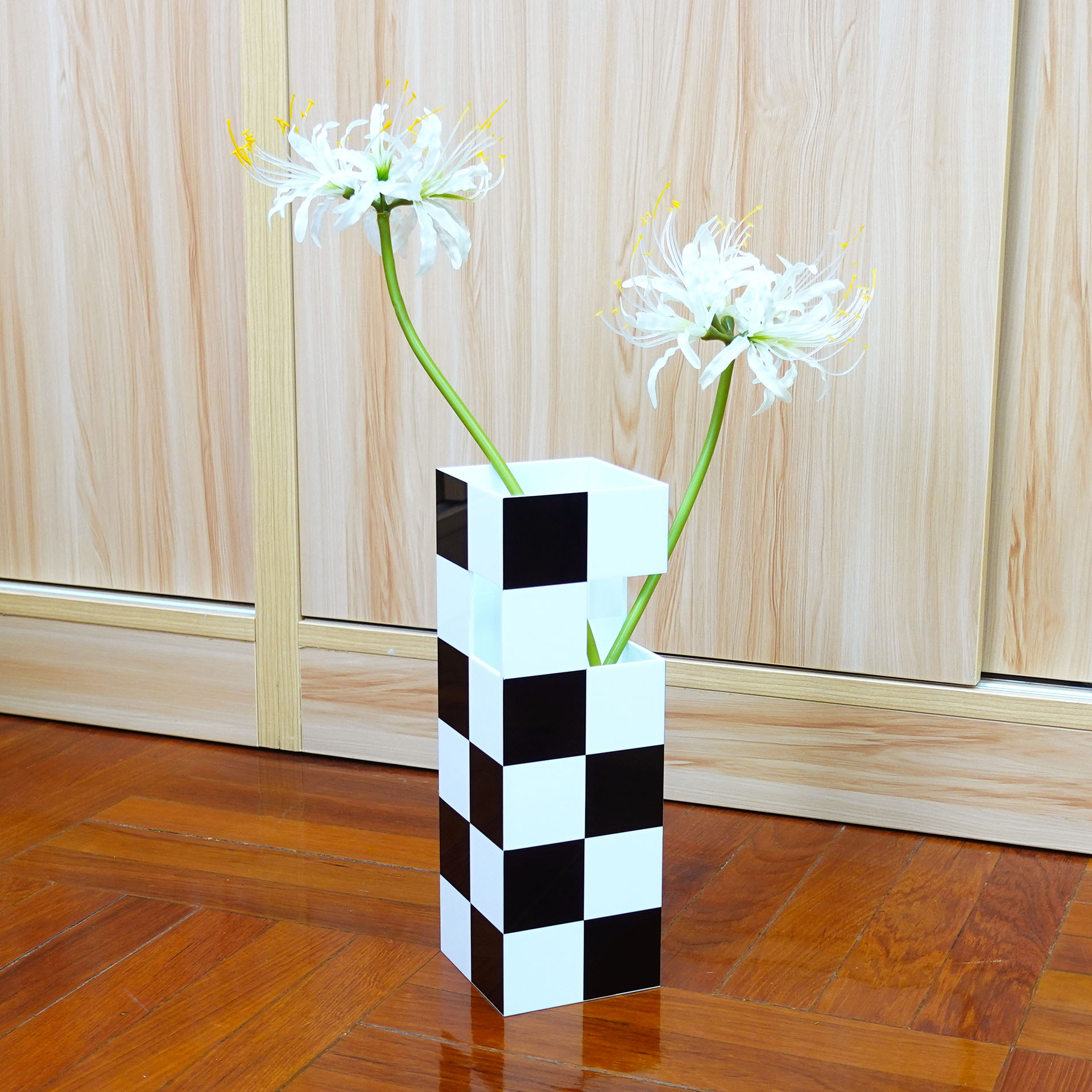 WB-2325 - Checker Vase